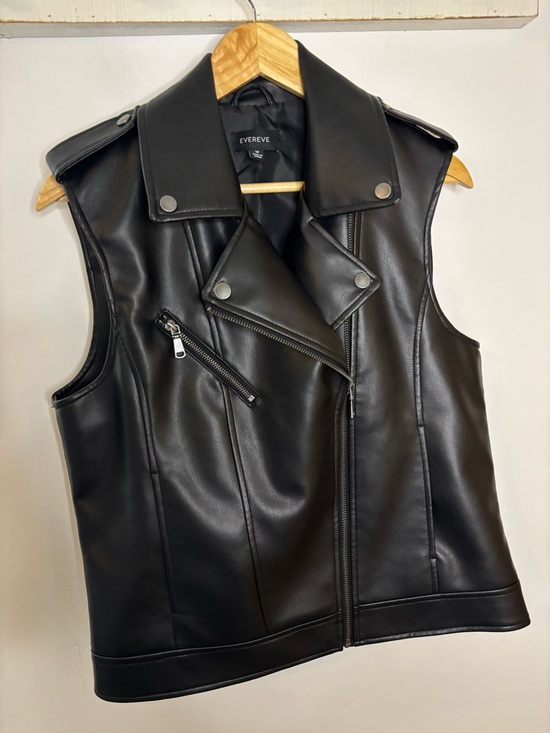 Evereve Black Faux Leather Sleeveless Moto Vest - Picture 4 of 9